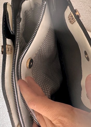 Beyaz Deri Püsküllü Kadın Çanta - Görsel 4