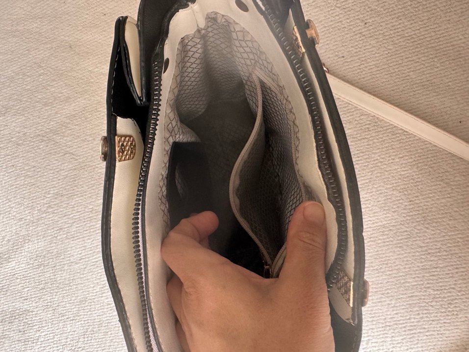 Beyaz Deri Püsküllü Kadın Çanta - Görsel 5