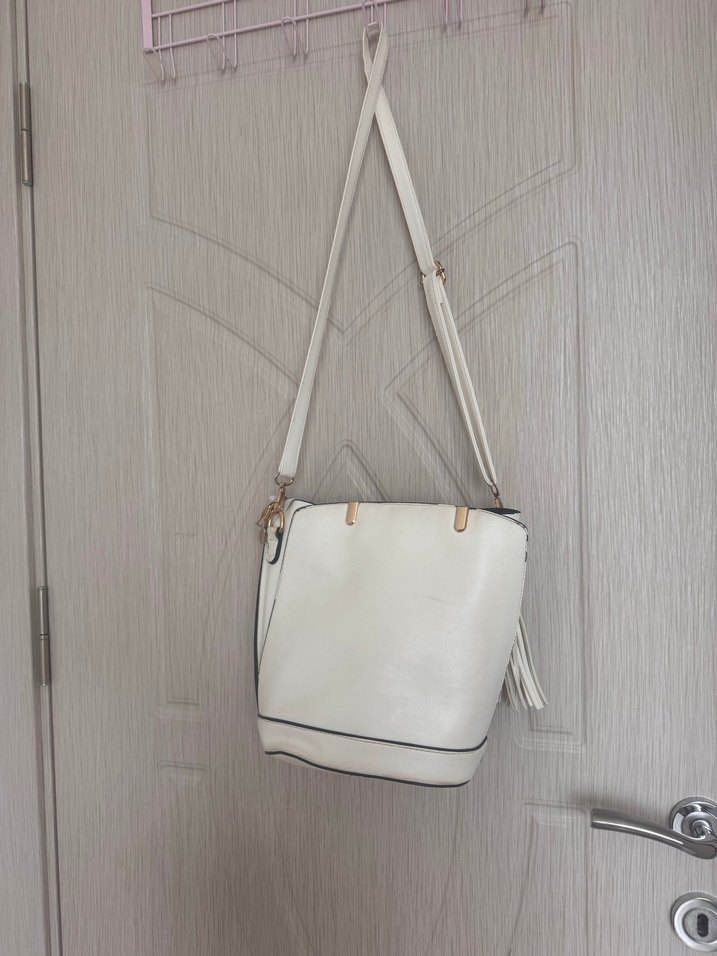 Beyaz Deri Püsküllü Kadın Çanta - Görsel 2