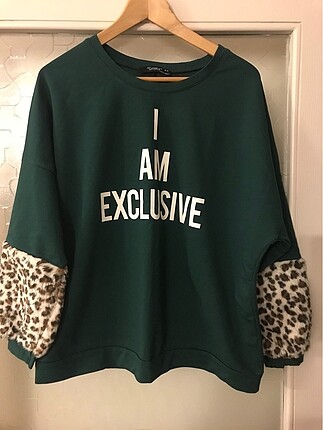 Kolları tüylü leopar detaylı sweatshirt