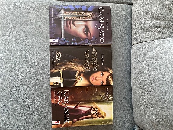 Sarah J Maas Cam Şaro serisi ilk üç kitap