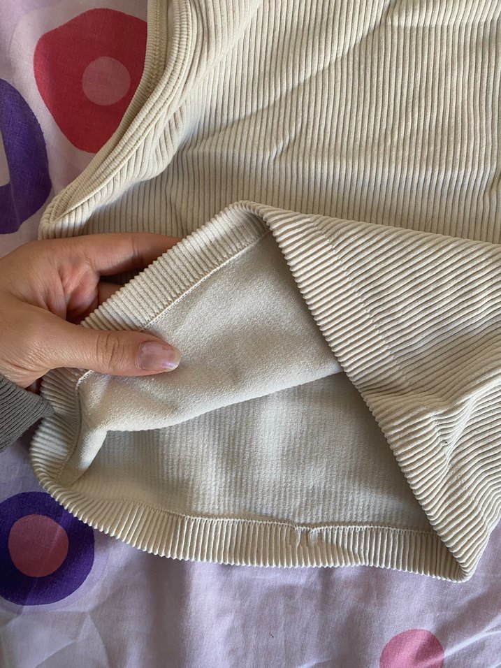 Beyaz Yarım Boğazlı Örgü Kolsuz Kadın Atlet - Görsel 3