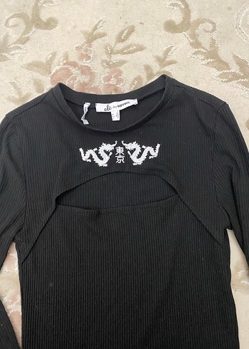 Dekolteli bluz - Görsel 2