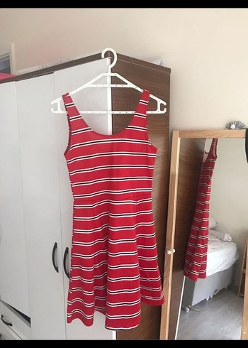 Kırmızı Çizgili Askılı Midi Elbise - Görsel 2