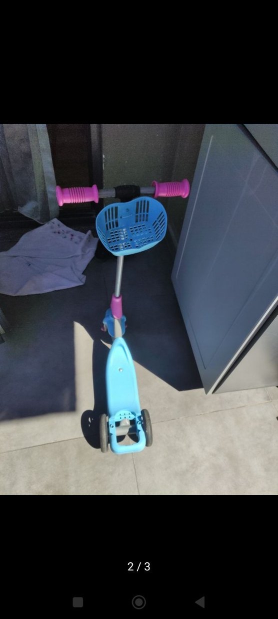 Mavi ve Pembe Renkli Çocuk Scooter'ı - Görsel 2
