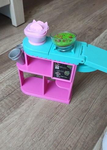 Barbie Barbie çiçekçi seti