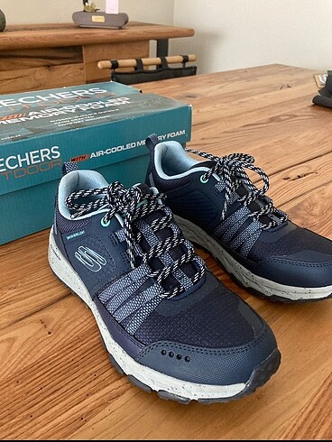 Skechers Air-Cooled Memory Foam 36