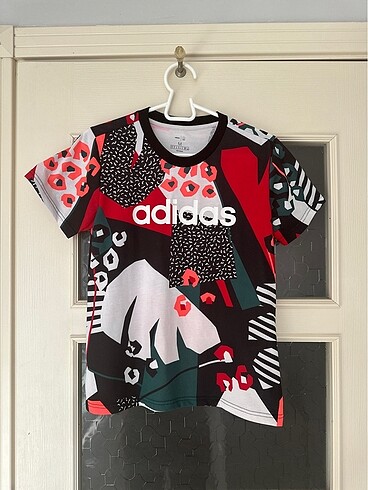 Adidas orijinal tshirt