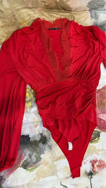 m Beden kırmızı Renk Çit çıtlı dantel detaylı bluz