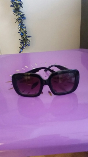 H&M siyah güneş gözlüğü 