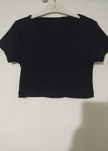 Siyah oval yaka crop