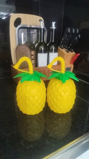 Ananas pipetli suluk