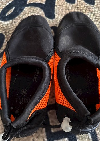 Turuncu Yılan Desenli Erkek Çocuk Terliği - Görsel 2