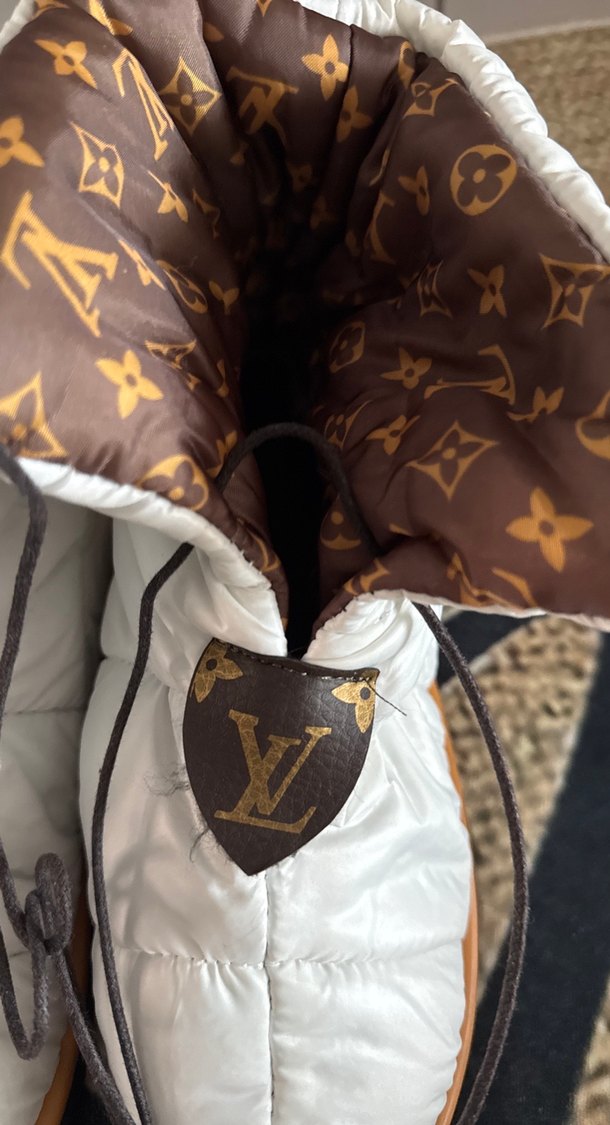 Beyaz Kadın Dolgu Topuklu Botlar - Görsel 2