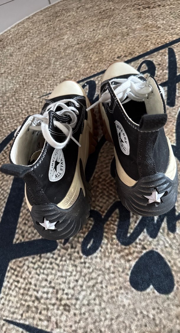 Fırfırlı Dolgu Topuklu Beyaz Siyah Spor Ayakkabı - Görsel 2