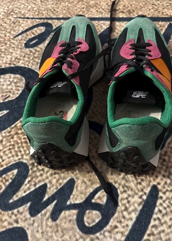 New Balance Yılan Desenli Çok Renkli Kadın Spor Ayakkabı