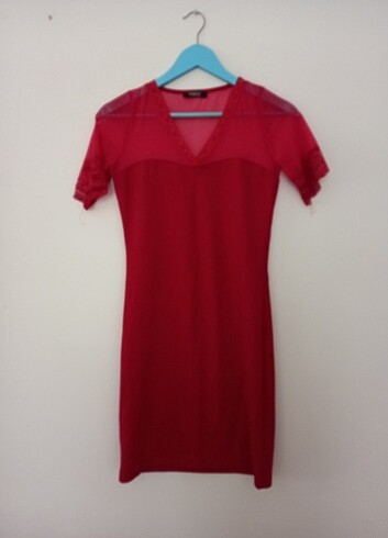 Tozlu Kırmızı tüllü elbise 