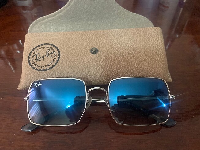 Ray Ban