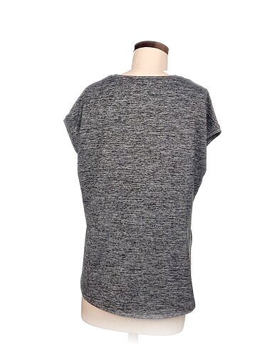 s Beden LC Waikiki T-shirt %70 İndirimli.