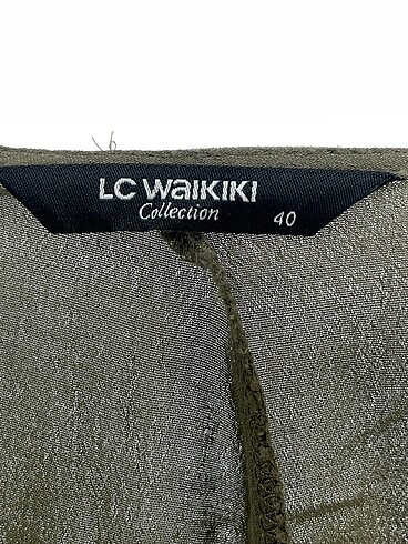 40 Beden yeşil Renk LC Waikiki Bluz %70 İndirimli.