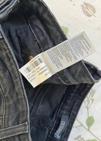 27 Beden Mavi marka siyah kot pantolonu