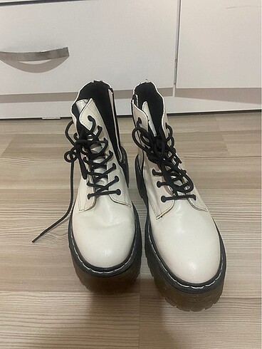 1 kere giyilmiş bot pull And bear