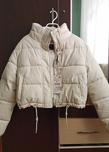 Bershka Şişme Mont