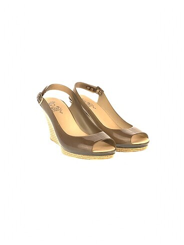 Vintage Love PreLoved Dolgu Topuk %70 İndirimli.