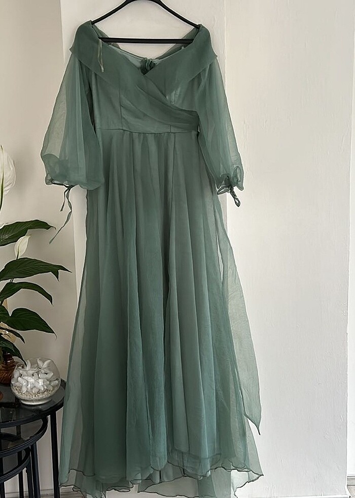 Kayık yaka kloş elbise - Görsel 3