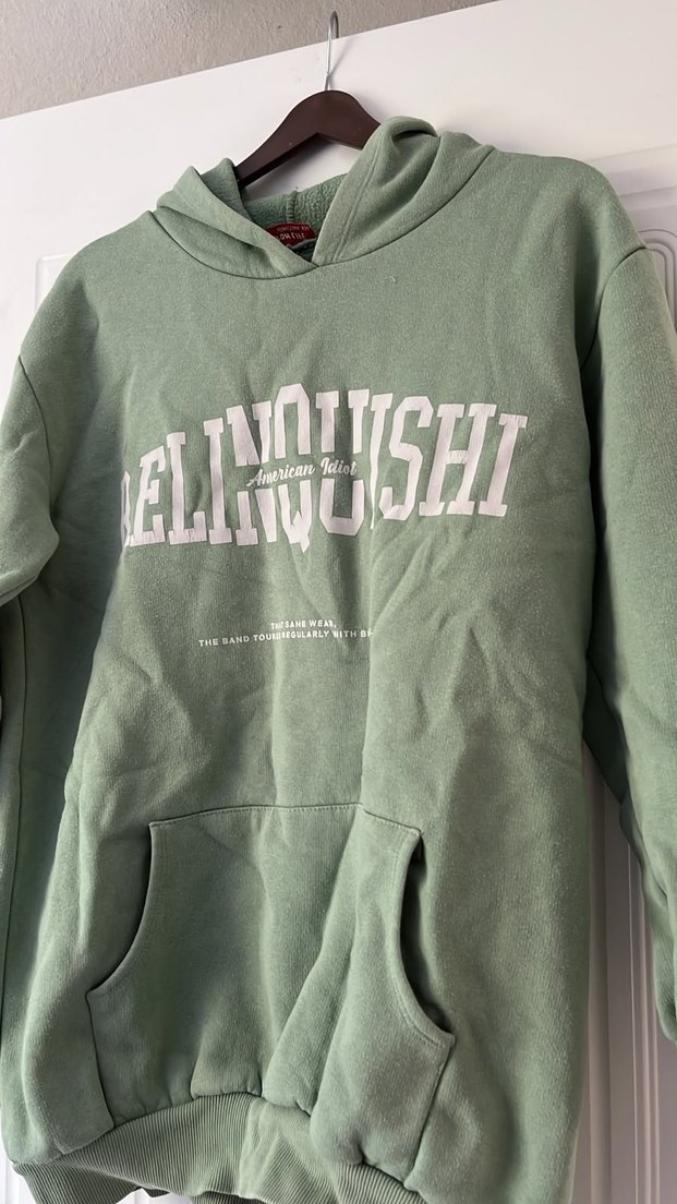 Rahat ve Şık Adaçayı Yeşili Kapüşonlu Sweatshirt — görsel 2/3