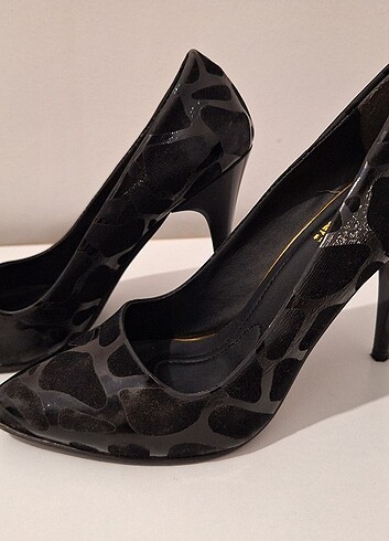 Siyah stiletto 