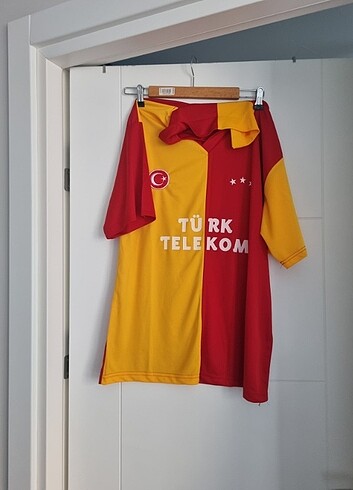 xl Beden kırmızı Renk Galatasaray forma 