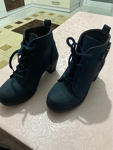 LC Waikiki Bayan bot