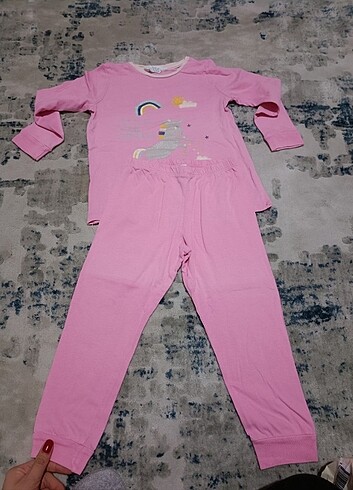 Kız çocuk pijama takımı 