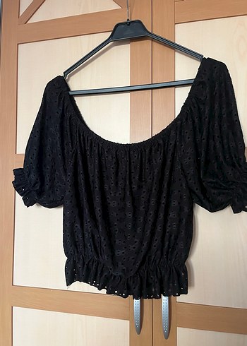 Siyah Nakışlı Robalı Kısa Bluz - Görsel 4