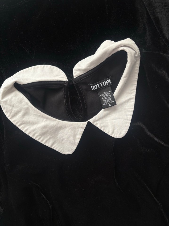 Hot Topic Siyah Yakalı Kadife Kısa Kollu Elbise - Görsel 2