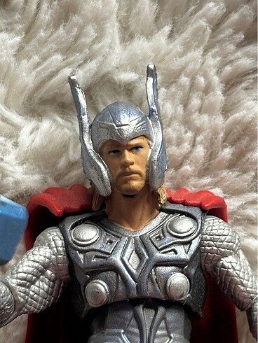 Thor aksiyon figürü