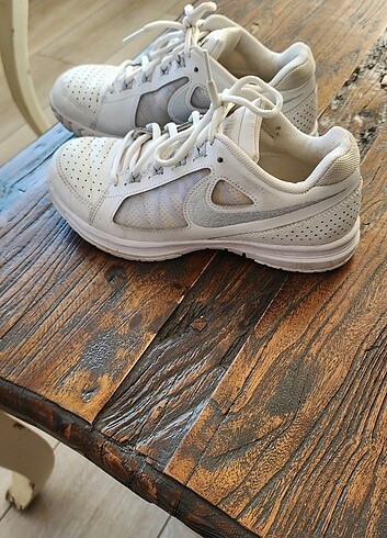 37 Beden beyaz Renk Nike 37 numara