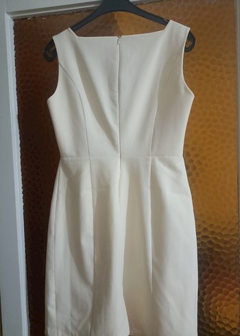 Beyaz Pilili Midi Kolsuz Kadın Elbise - Görsel 3