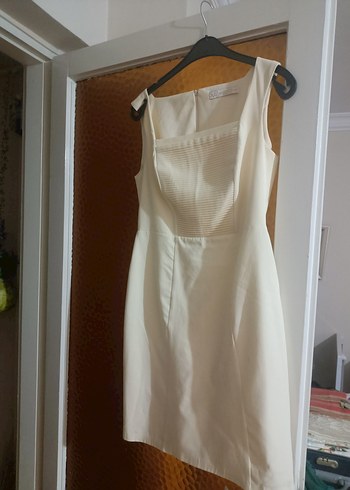 Beyaz Pilili Midi Kolsuz Kadın Elbise - Görsel 2