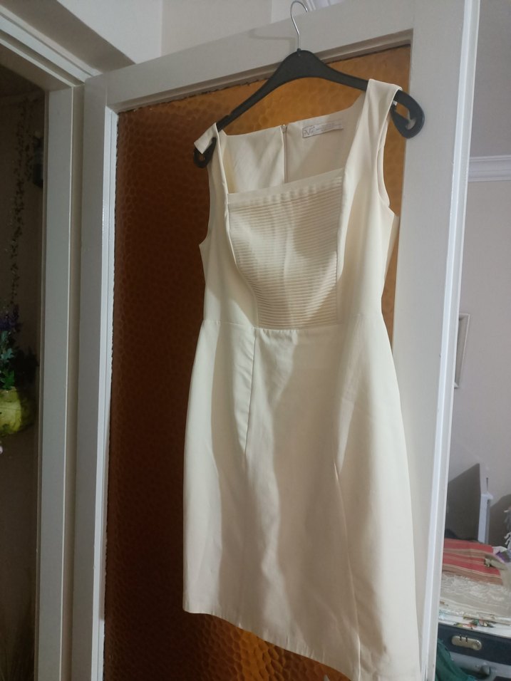 Beyaz Pilili Midi Kolsuz Kadın Elbise - Görsel 2