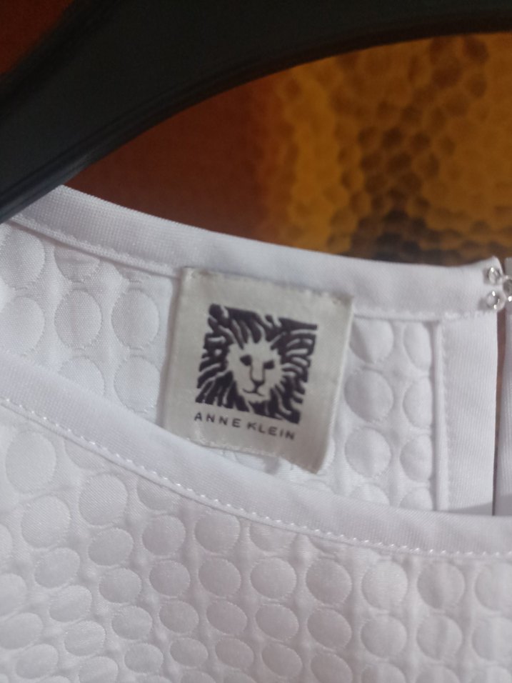 Kadın Beyaz Kolsuz Midi Bluz - Görsel 3