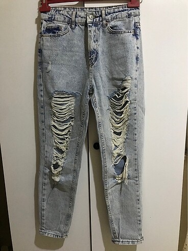 yırtık desenli jeans
