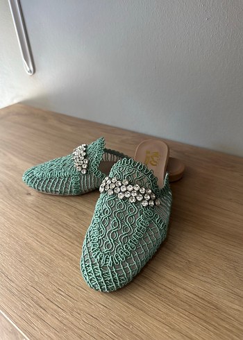 39 Beden Diger Turkuaz Nakışlı Boncuklu Kadın Terlik