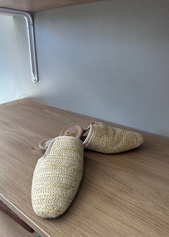 Diğer Bej Örgü Kadın Dolgu Topuk Terlik