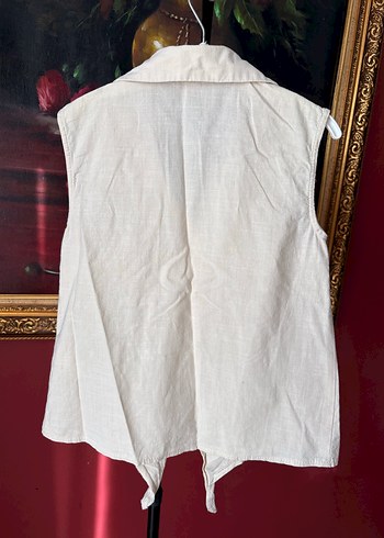 Düğmeli Beyaz Kolsuz Keten Gömlek - Görsel 5