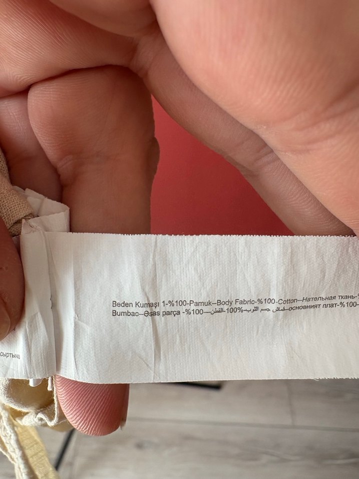 Düğmeli Beyaz Kolsuz Keten Gömlek - Görsel 4