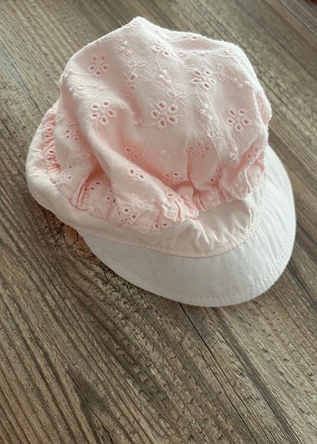 Pembe Nakışlı Çocuk Şapkası