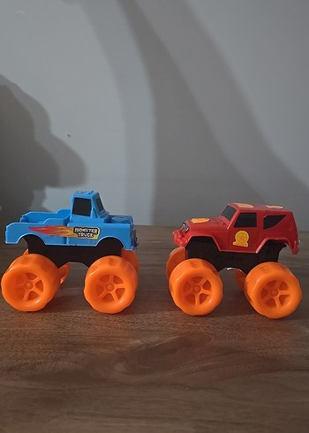 Beden Renk Renkli Oyuncak Canavar Jeep Arabalar