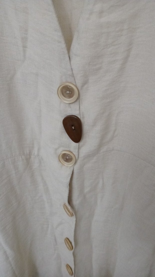 Bej Keten V Yaka Düğmeli Midi Elbise - Görsel 5